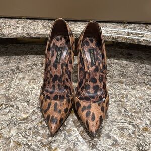 Dolce & Gabbana Tan Grained Leather Leopard Print Pump